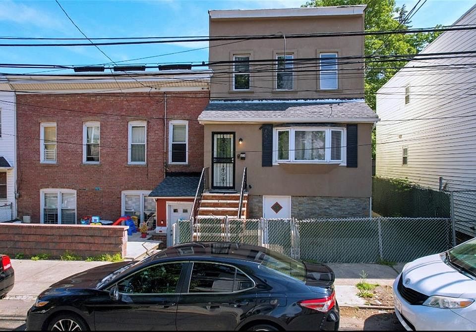 1st image of 23 Steuben St