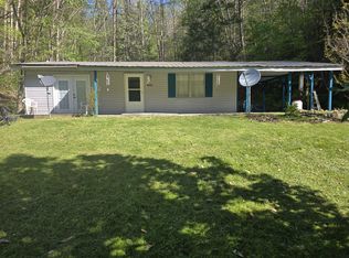 6026 State Highway 221, Bledsoe, KY 40810