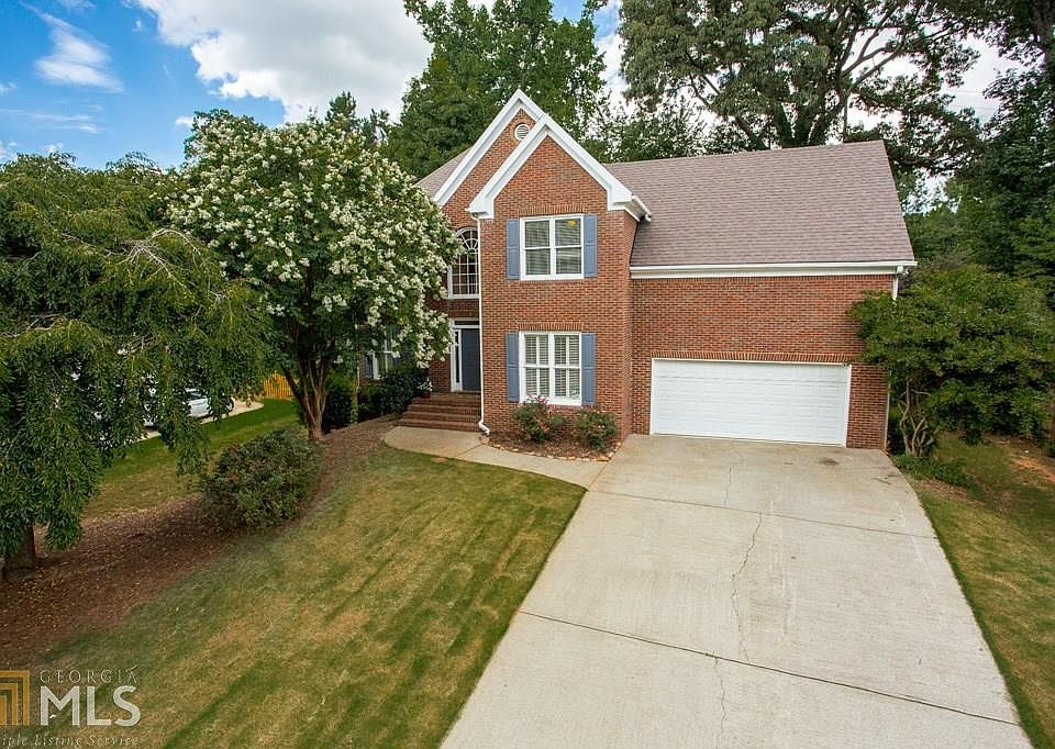 2nd image of 210 Bluff Oak Dr
