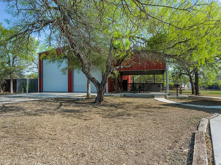 360 Private Road 4619 — Photo 35