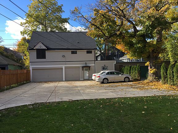 2nd image of 382 Elmwood Ave #Carriageho