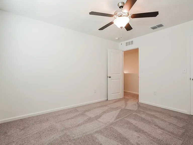 2042 Hemingway Cir — Photo 11