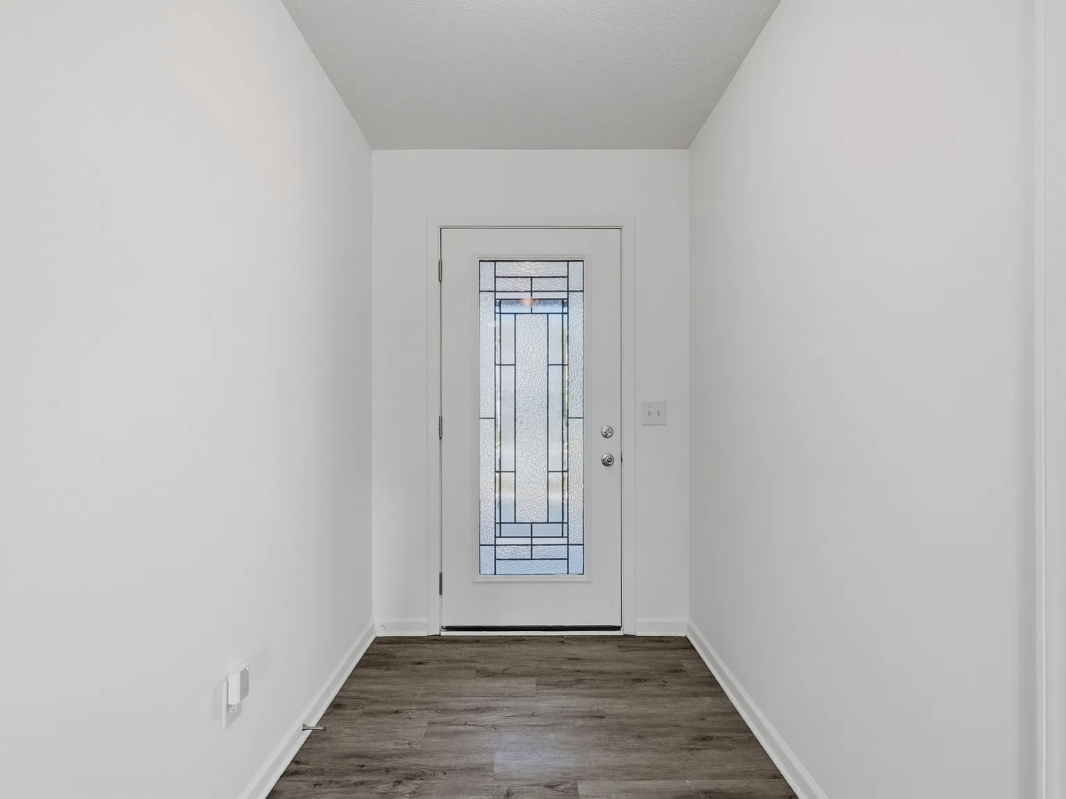 5 bed, 2292 sqft, $2,400 — Photo 4