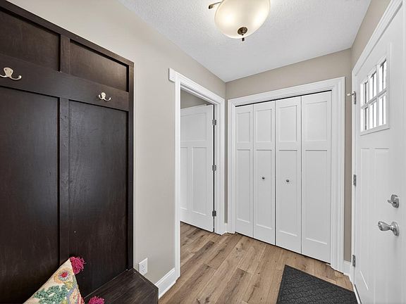 5th image of 4228 Silver Ridge Pl NW