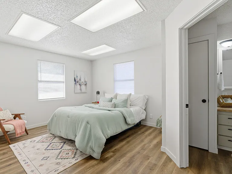 502 N Harper St — Photo 12