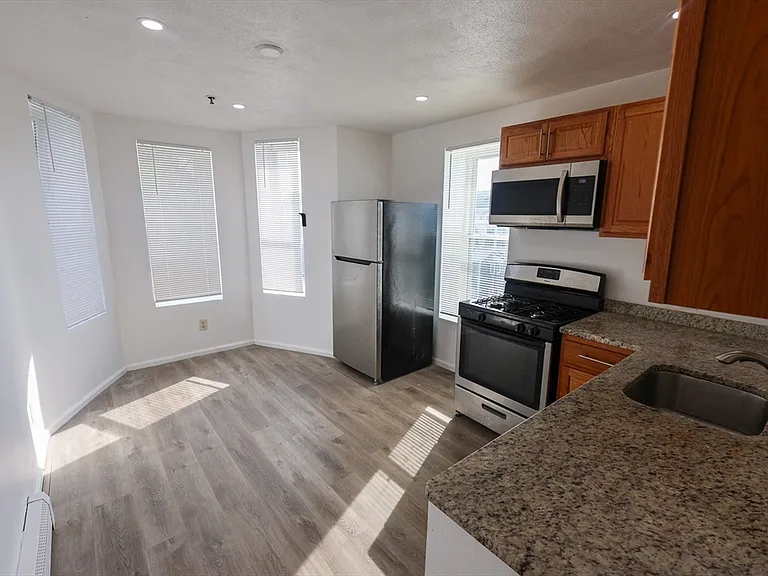 61 Saint James St #5 — Photo 2