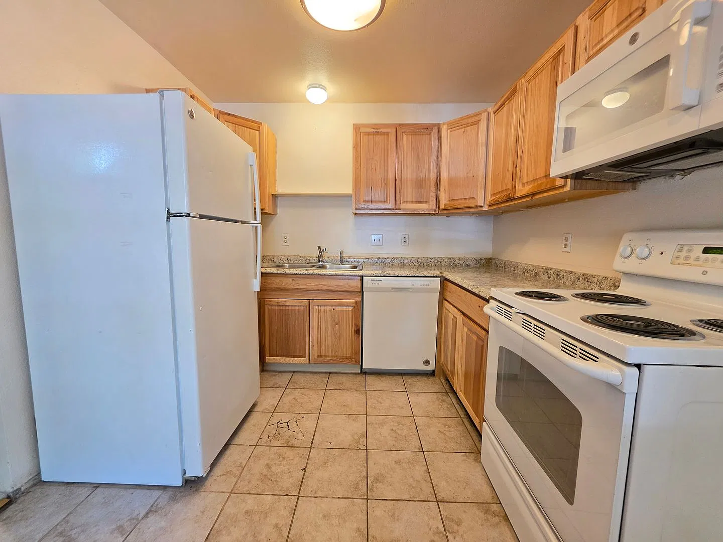 2320 Goss — Photo 4