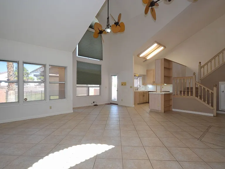 2911 Country Club Dr — Photo 5