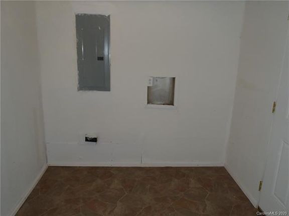 5th image of 517 S Meeting St