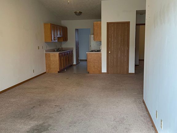 2nd image of 401 Kensington Dr #403