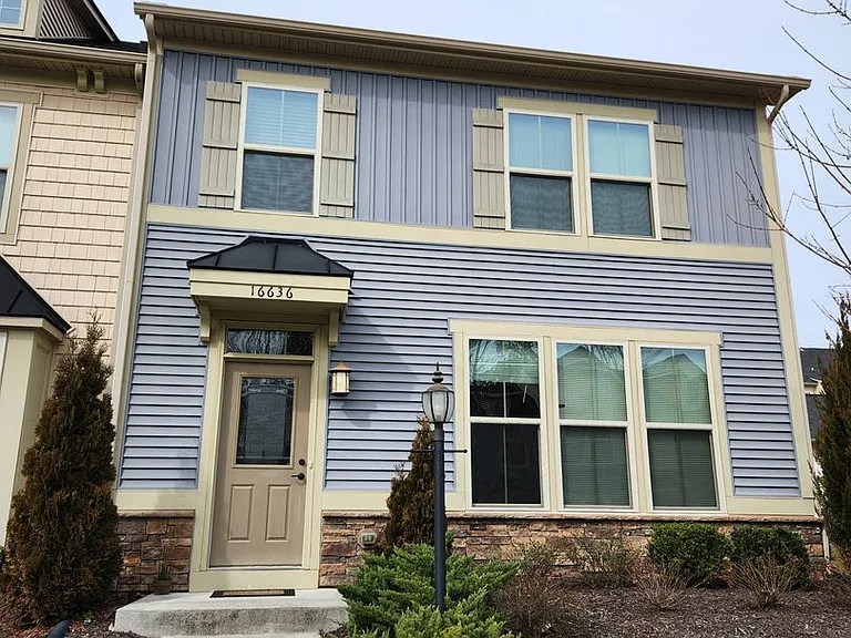 16636 Thornapple Run — Photo 2