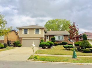 1109 N 8th Ave, Addison, IL 60101