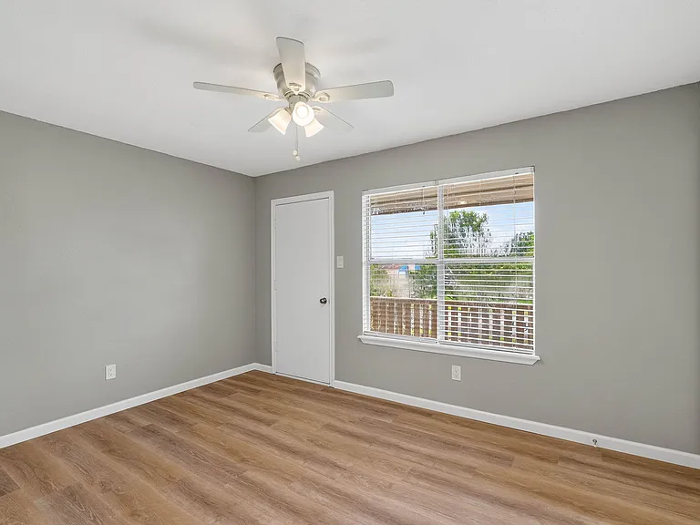 7201 Owen Ct — Photo 6