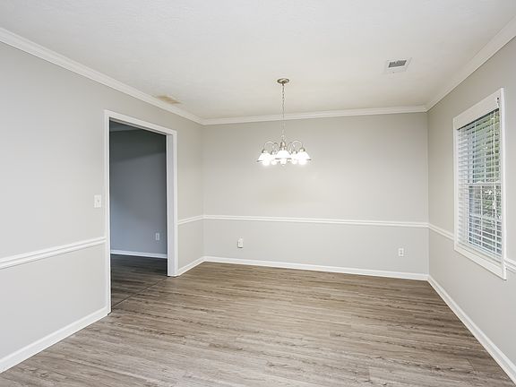 5th image of 3090 Berkshire Manor Dr