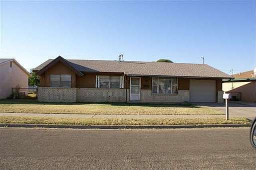 1st image of 917 W Plaza Dr