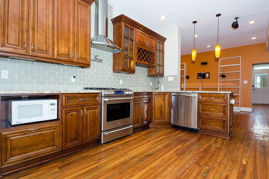 3 bed, 1558 sqft, $3,750 — Photo 3
