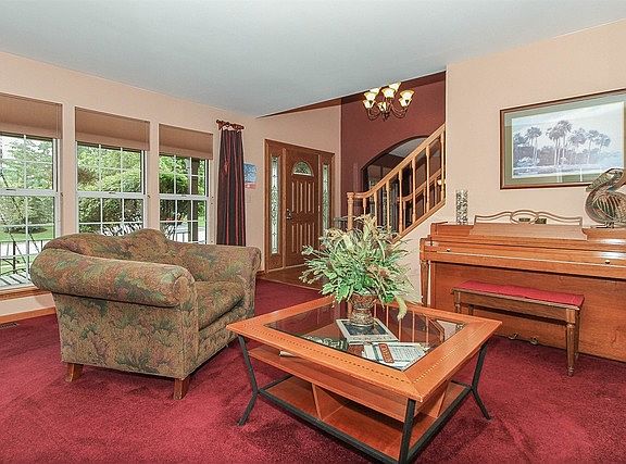 4th image of 677 Morning Glory Ln