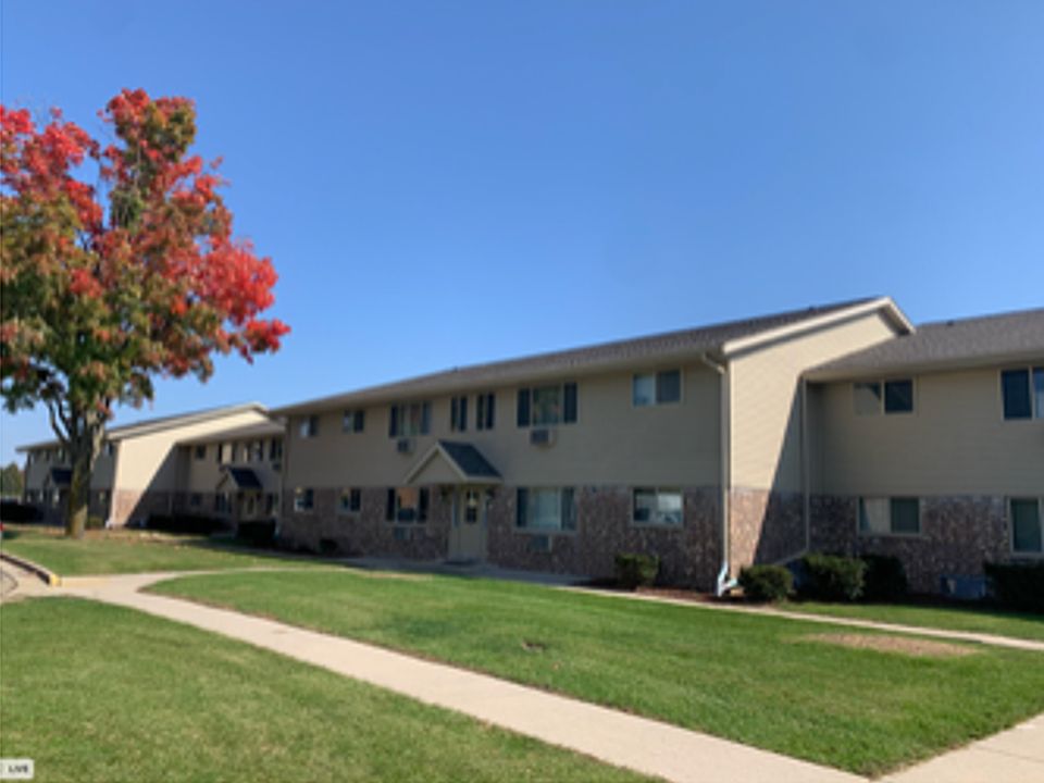 1st image of 111-117 Hospital Dr #115-7