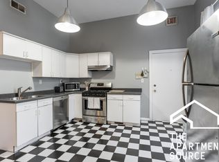 648 N Damen Ave #1R, Chicago, IL 60612