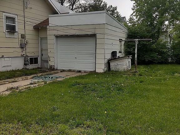 3rd image of 1203 W 11th St
