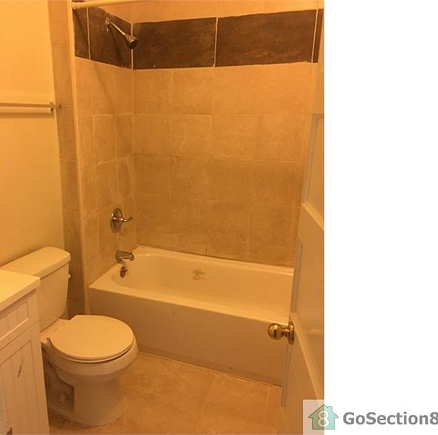 2nd image of 613 Allendale St