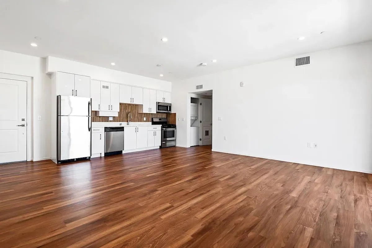 11260 Mississippi Ave — Photo 4
