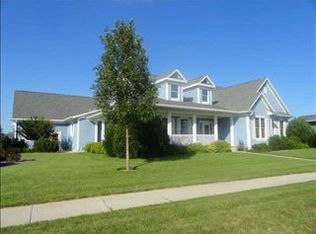 201 E Thomas Ave, Marshall, MN 56258