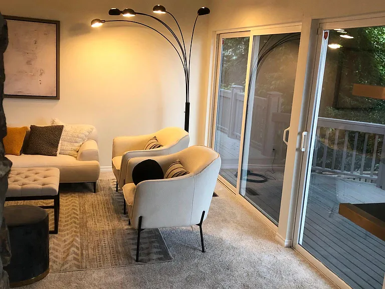 W Mercer Way — Photo 12