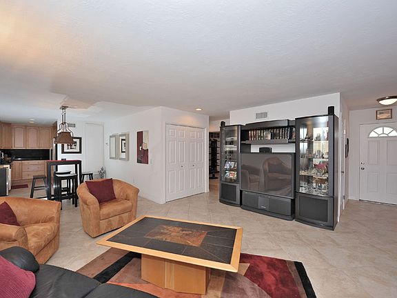 2nd image of 15566 Paseo Jenghiz