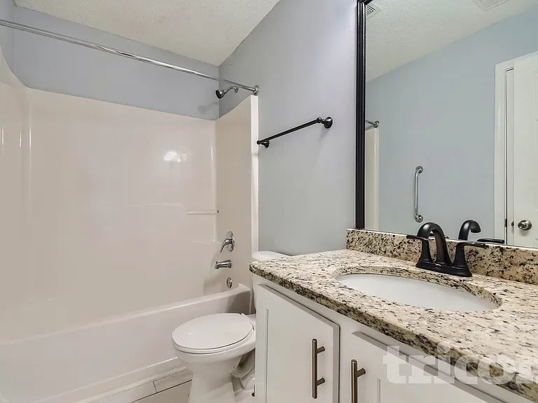 904 Ambeau Cir — Photo 13