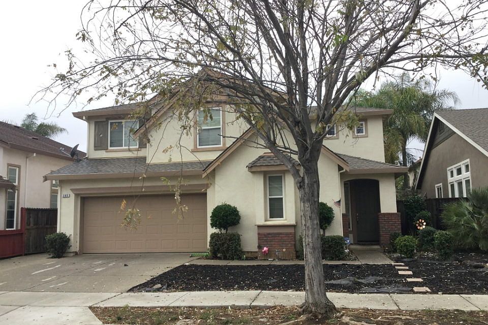 2nd image of 285 Honeysuckle Ct