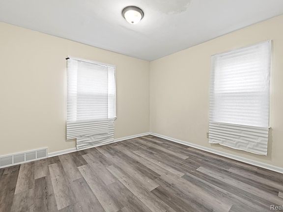 5th image of 15921 Bramell St