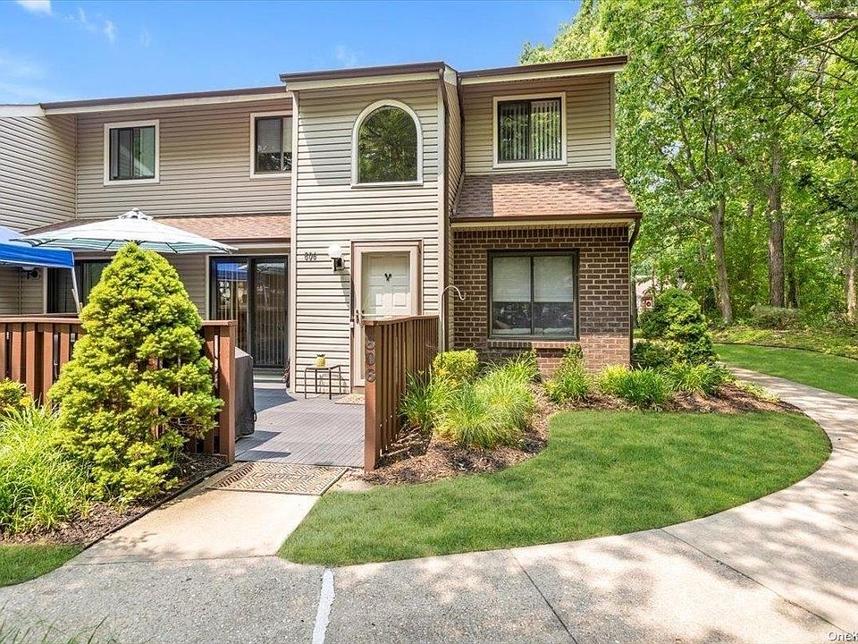 1st image of 806 Woodland Court #7