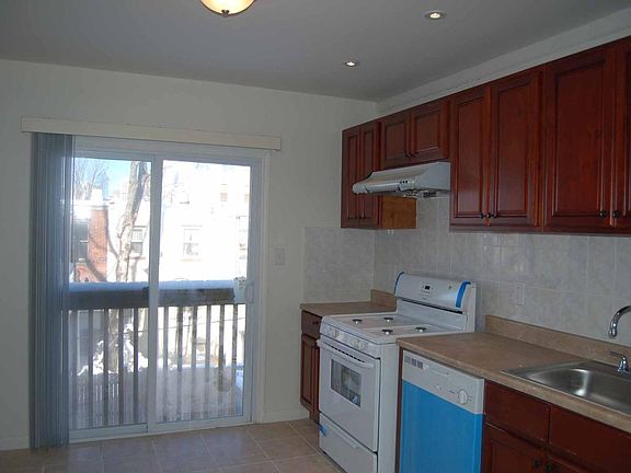 Kitchen / dining
