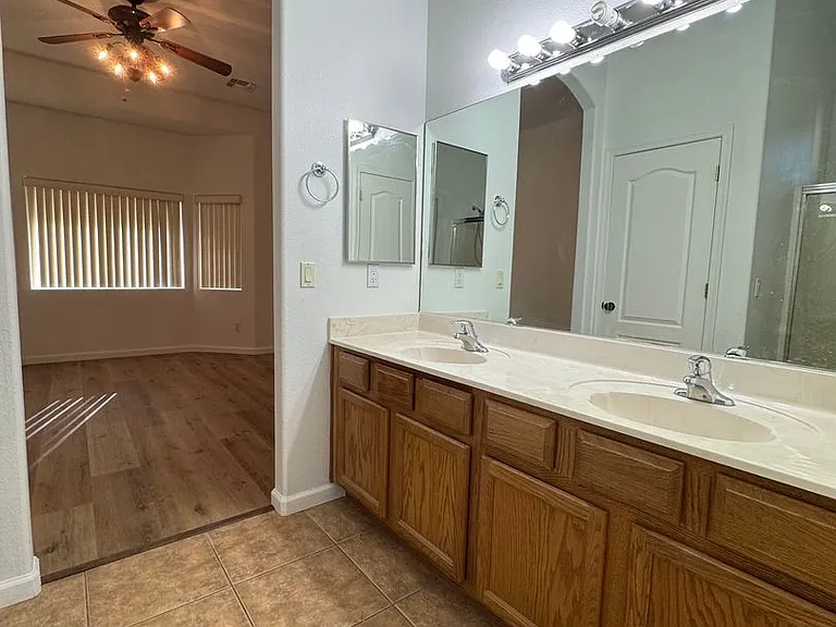2772 Broadmoor Dr — Photo 19