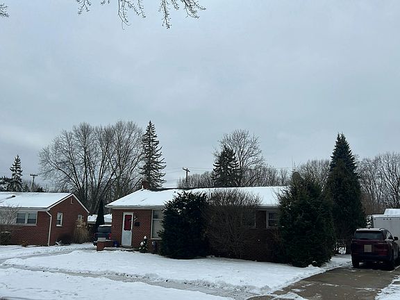 2nd image of 36935 Greenbush Rd