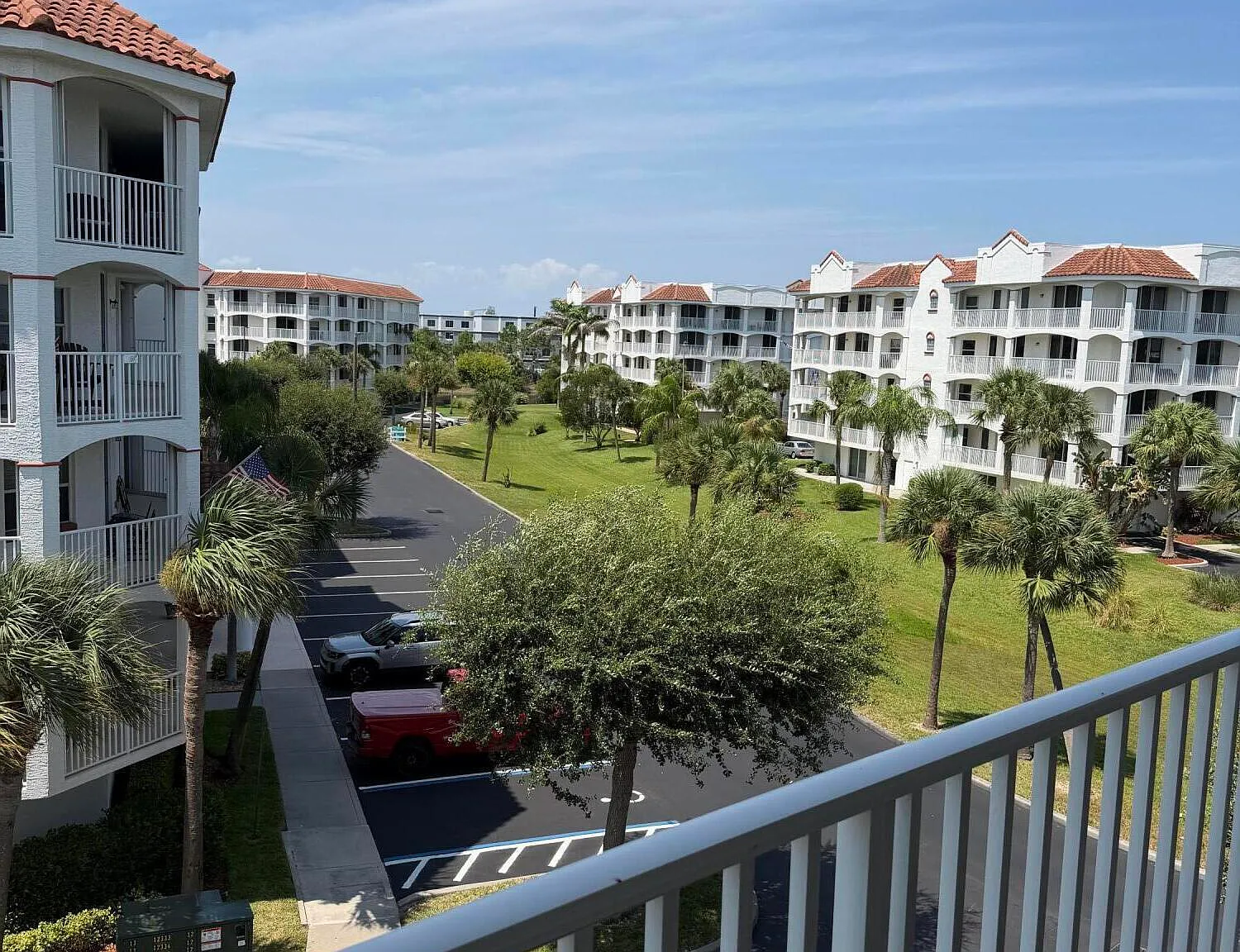 3 bed, 2.0 bath, 2348 sqft, $2,900 — Photo 3