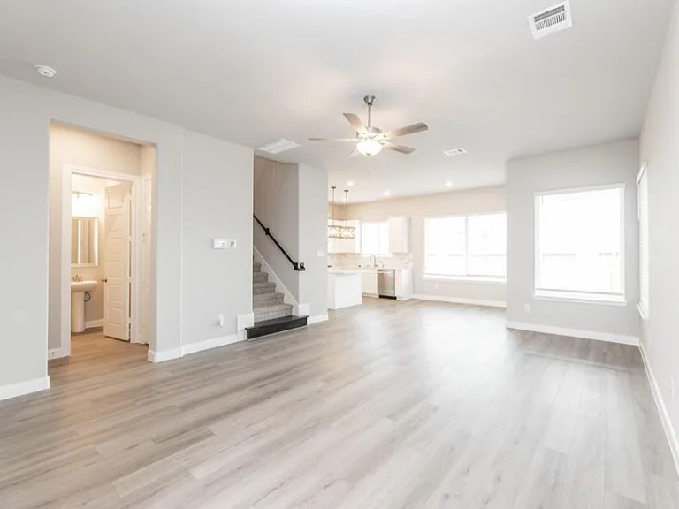 3011 Valley Dr — Photo 5