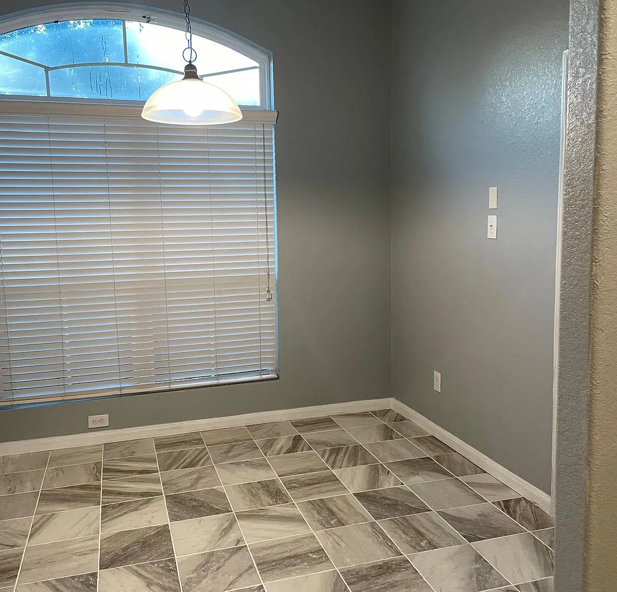 3 bed, 1850 sqft, $2,000 — Photo 4