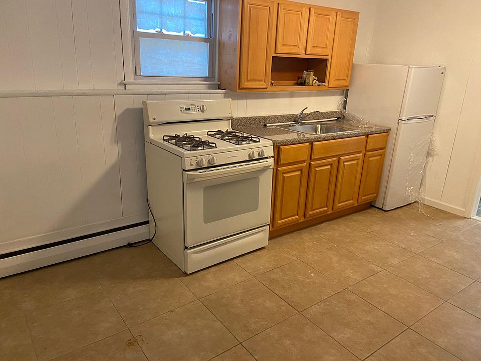 2nd image of 71 Virginia Ave