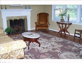 5th image of 15 Edney Dr