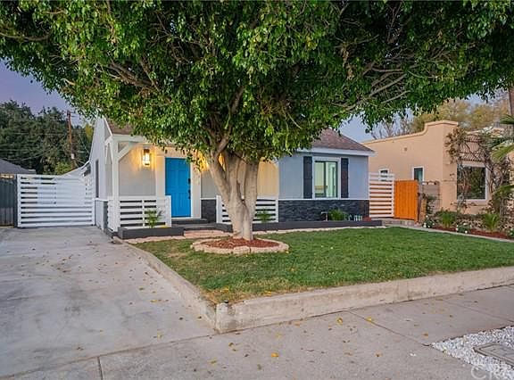 4th image of 3553 E Del Mar Blvd