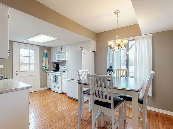 5th image of 201 Fairview Dr #1