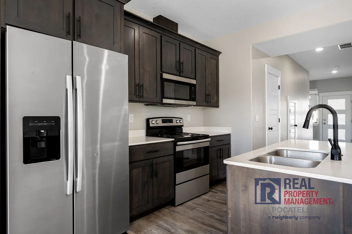 Building Photo - 169 Park Lawn Dr #7