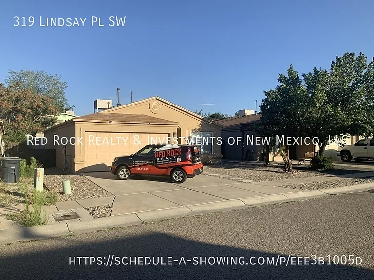 319 Lindsay Pl SW — Photo 2