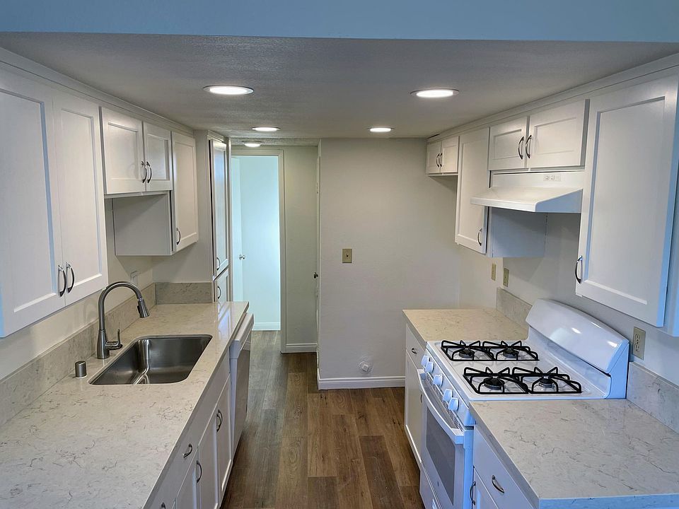 1st image of 127 E 21st St #B1