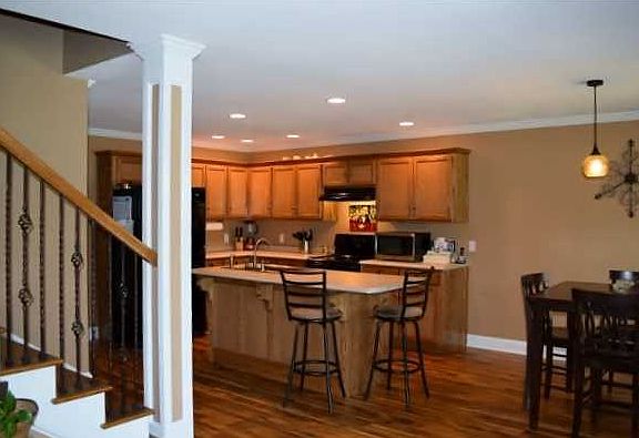 4th image of 612 Brooklawn Trl