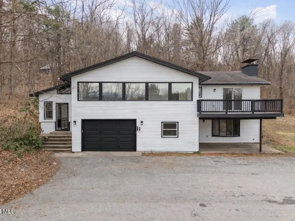 122 Parkhurst Road, Gansevoort, NY 12831