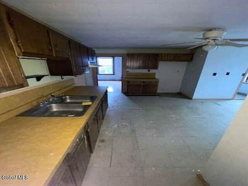 4th image of 52 Dudley Avenue