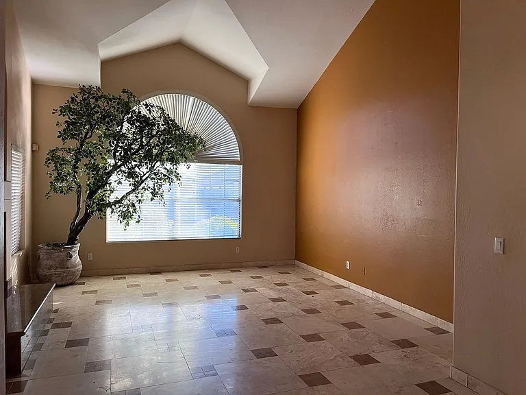 4746 W Carla Vista Dr — Photo 7